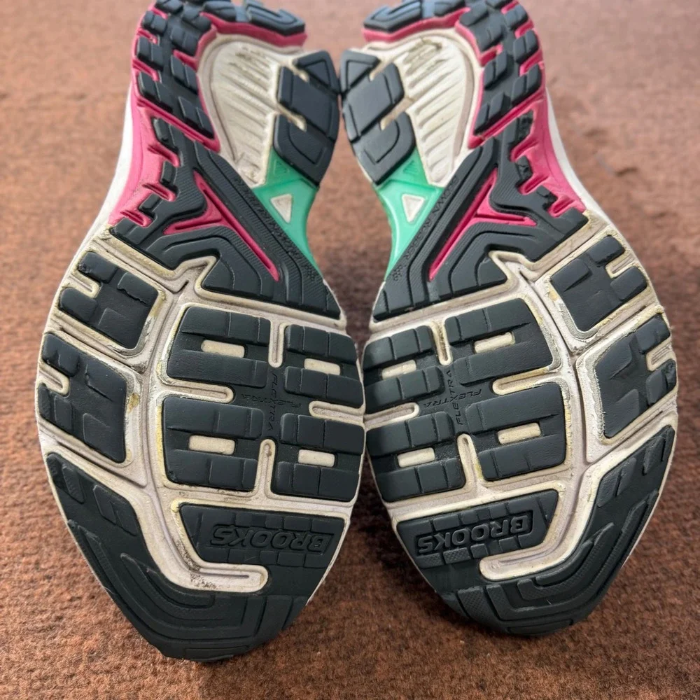Brooks Ravenna 7‎ Womens Running Shoes Pink Grey Teal Athletic Sneakers size 11